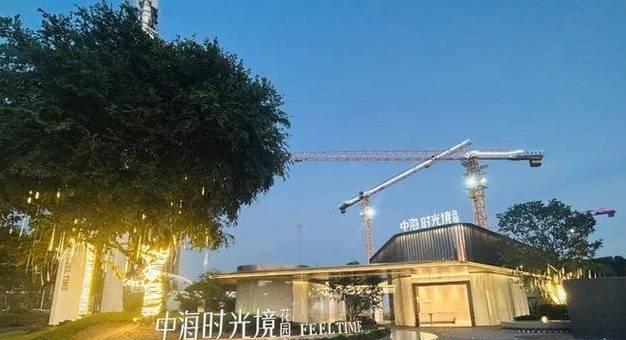 《凤凰时光出装攻略大全》（不容错过的最佳出装搭配及使用技巧）